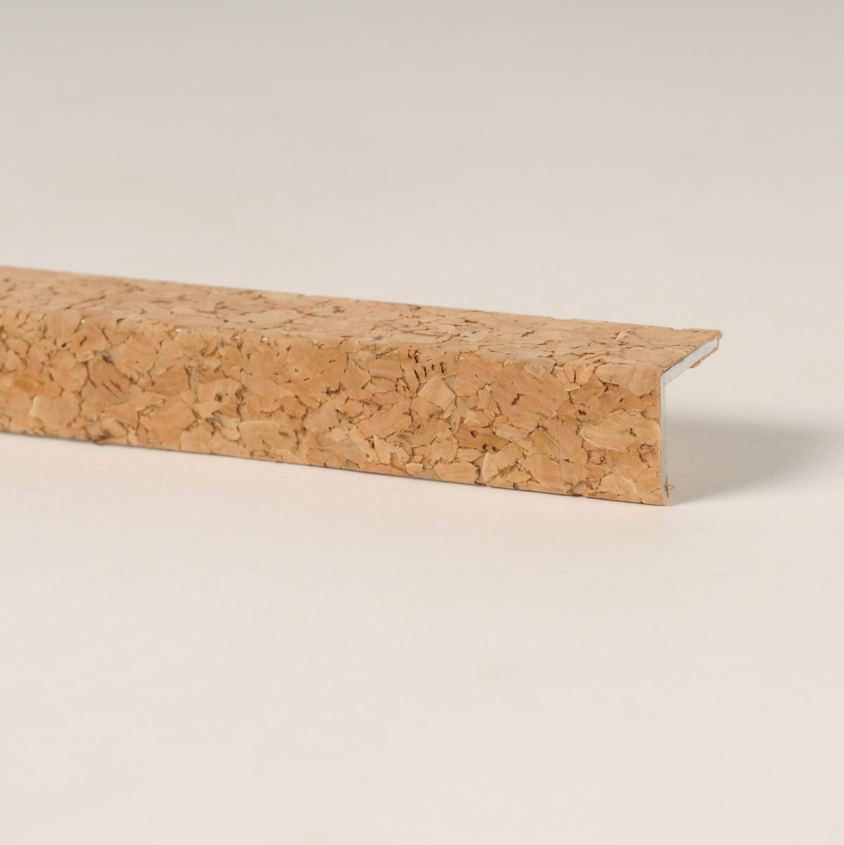 Kurk24 Alu. Hoekprofiel Kurk - 10 x 10mm - 3m lang